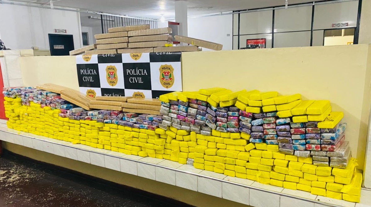 Droga apreendida - 524 tijolos de Maconha em Jandira.
